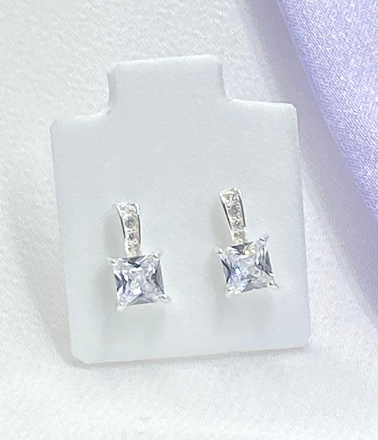 Aretes punto luz