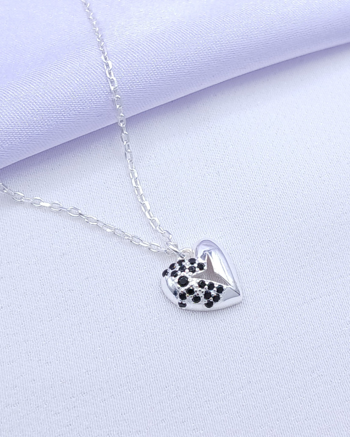 Gargantilla corazón microzirconia negra