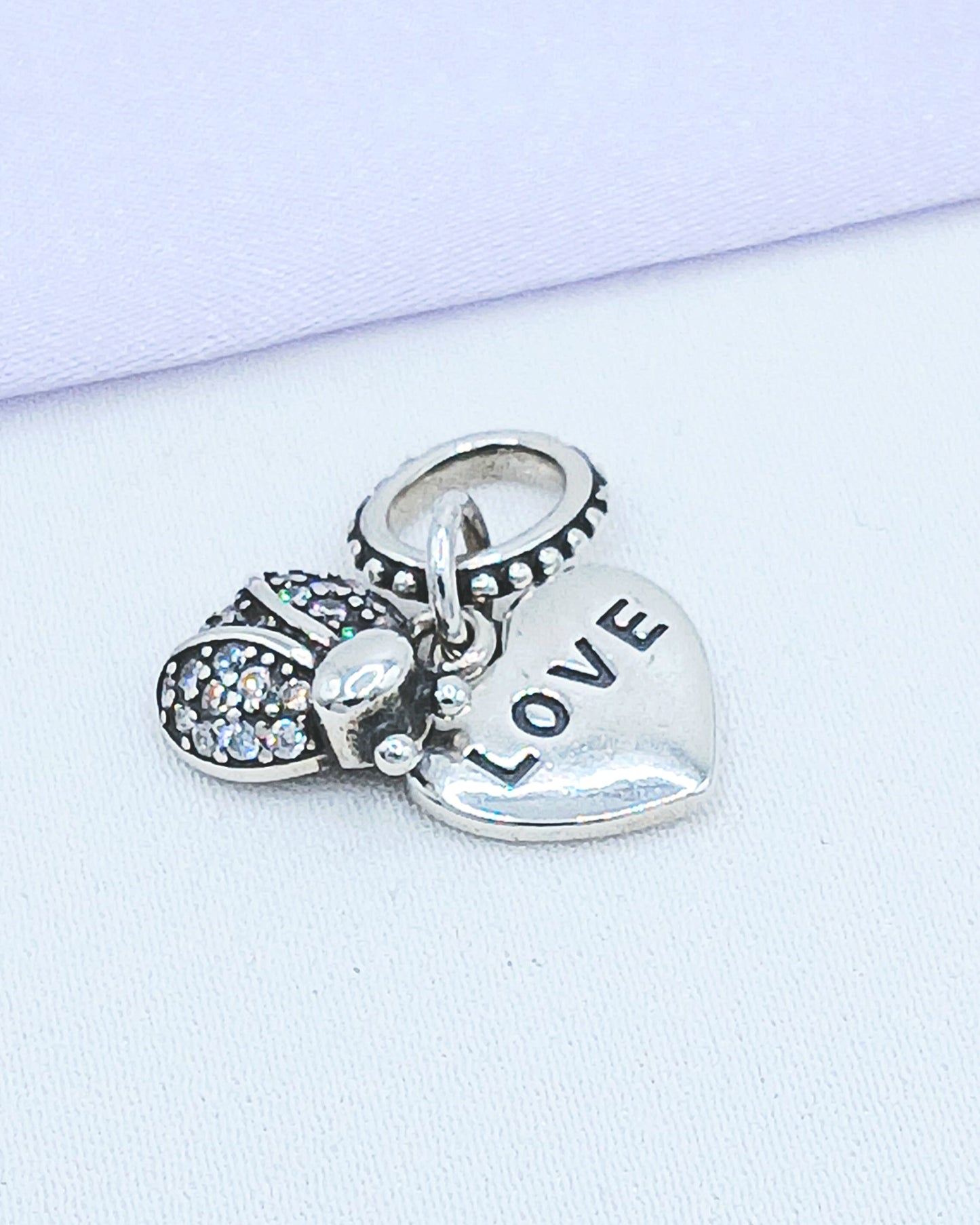 Dije charm mariquita corazón amor