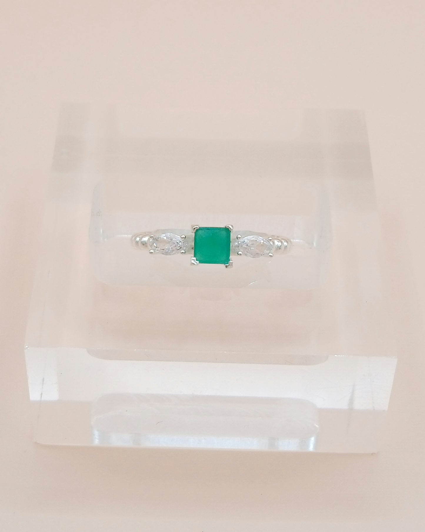 Anillo cuadrado verde