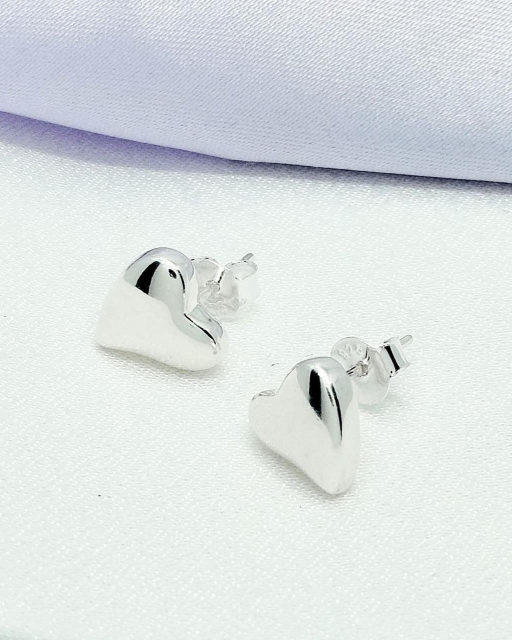 Aretes corazón liso