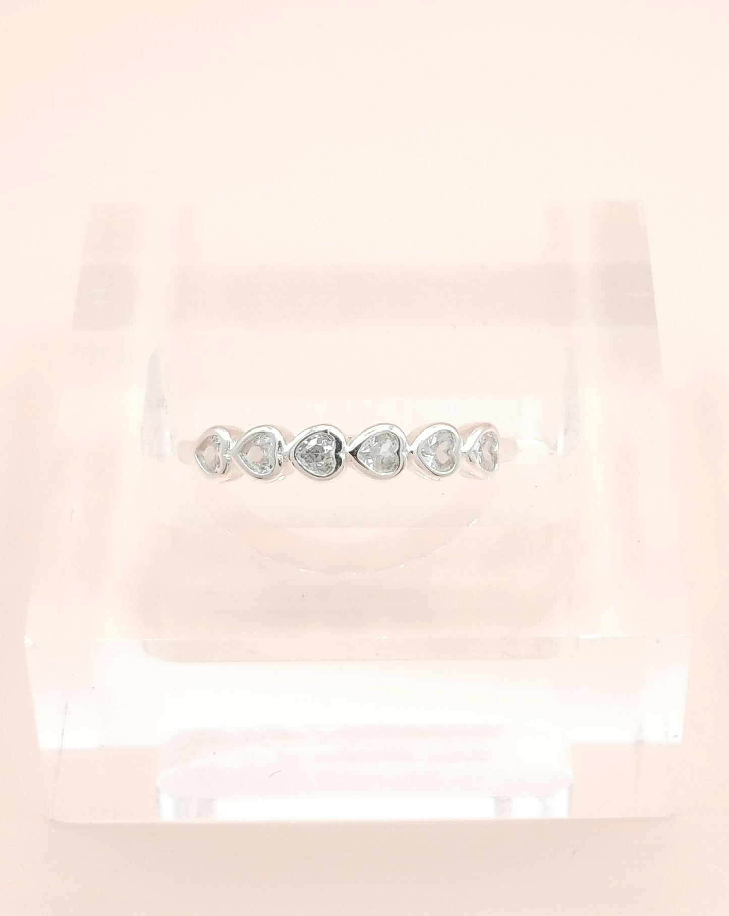 Anillo eternity corazones
