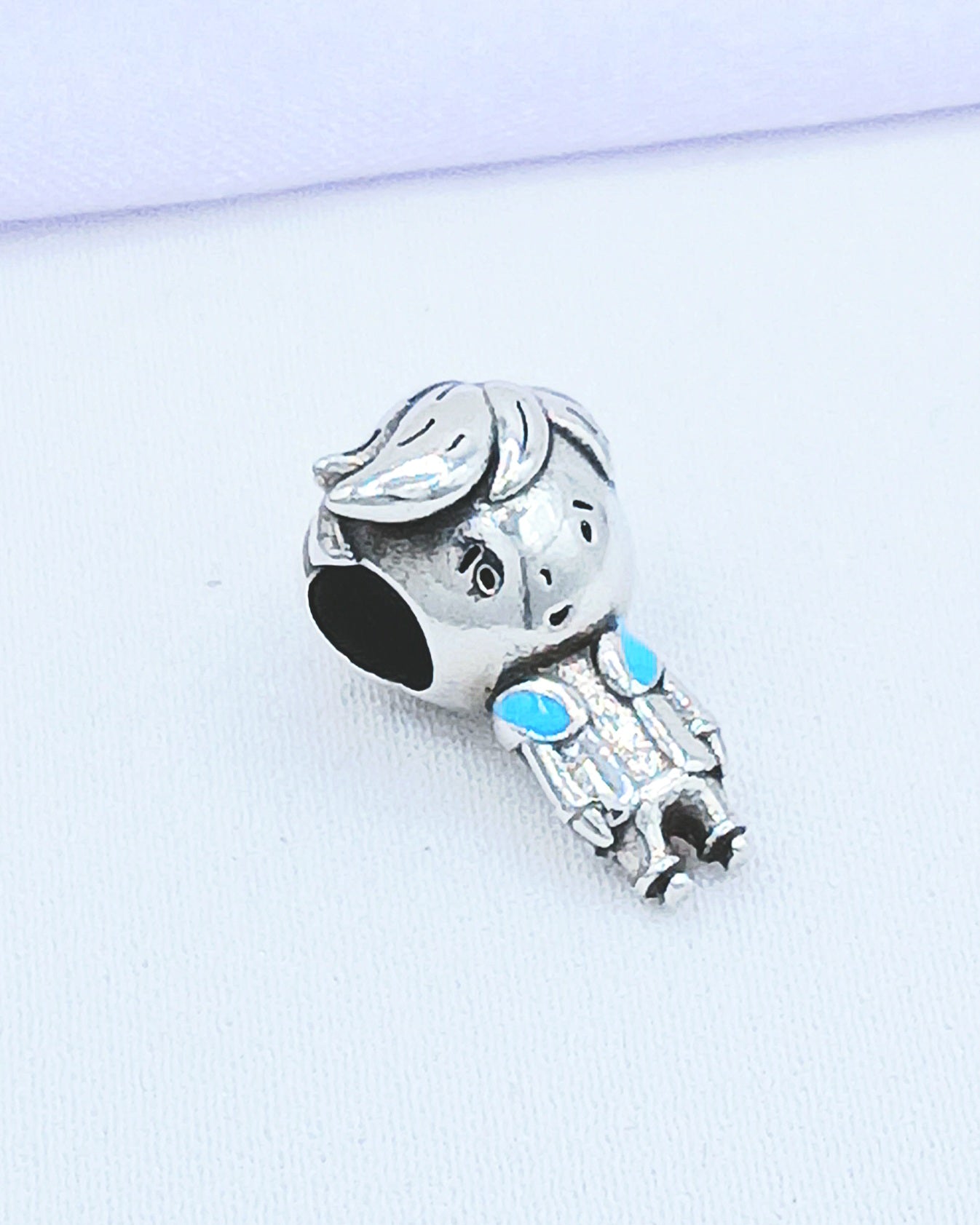 Dije charm niño elegante