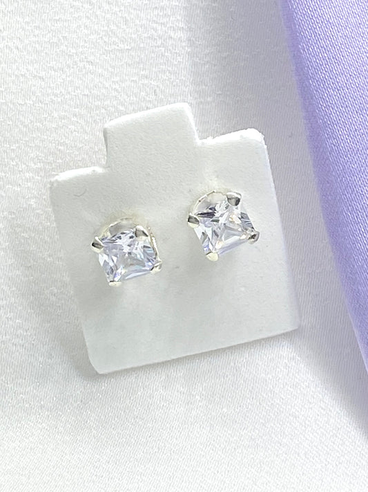 Aretes punto de luz cuadrado