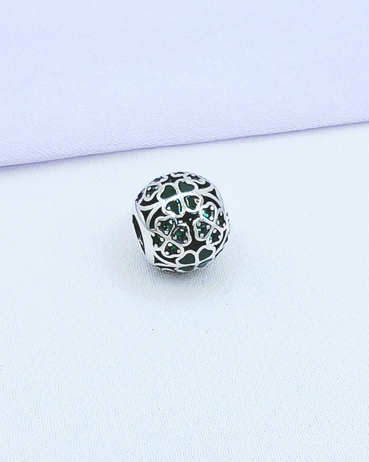 Dije charm trébol