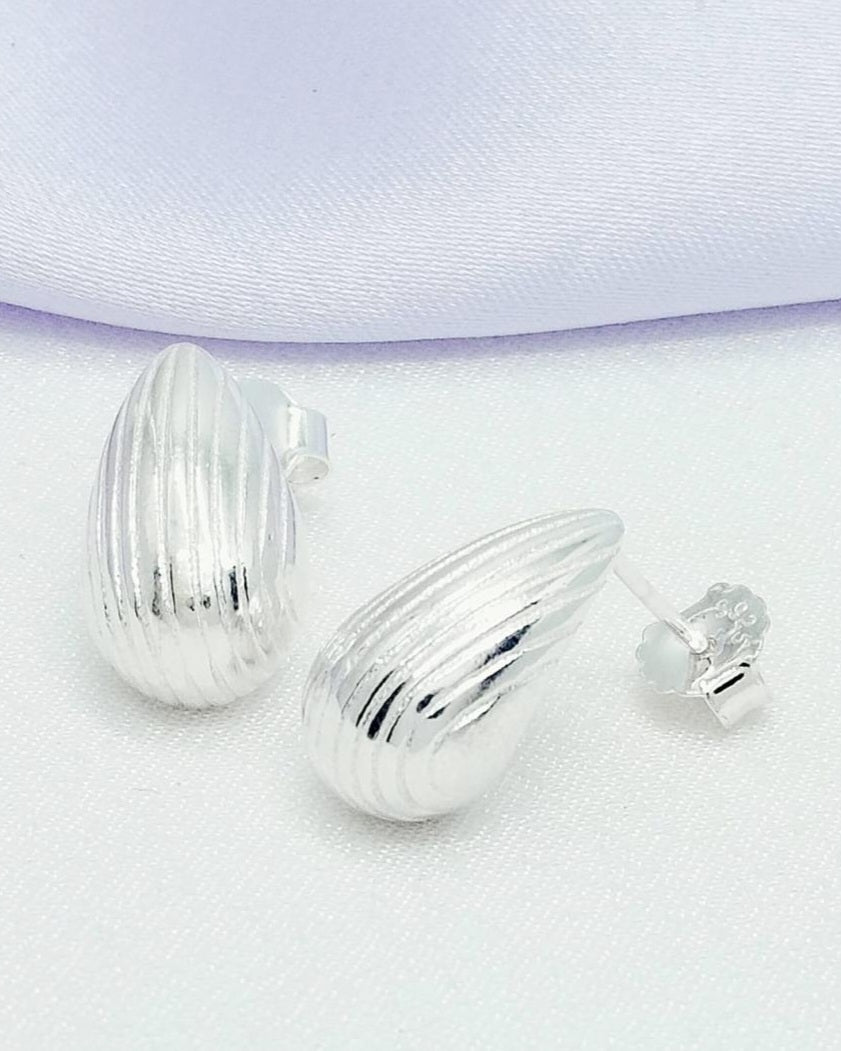Aretes gota lineas
