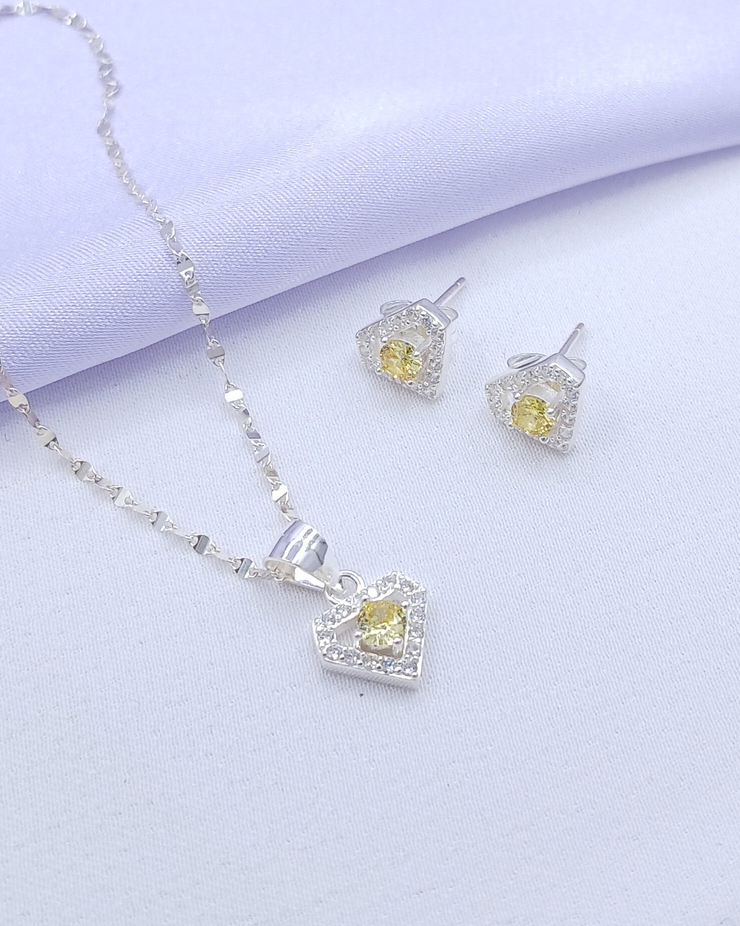 Set triangular zirconia amarilla