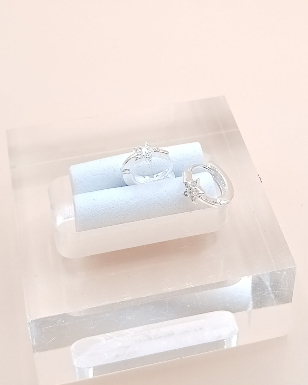 Argollas huggie estrella