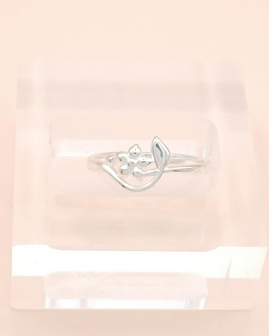 Anillo liso flor y hoja