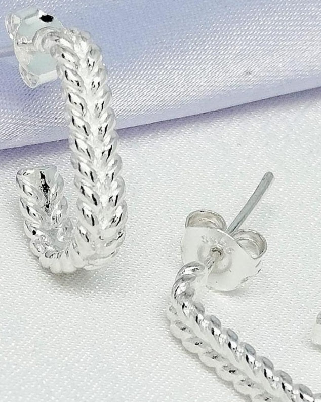 Aretes media argolla
