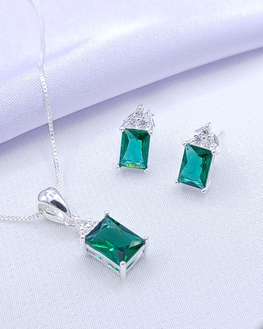 Set zirconia cuadrada verde