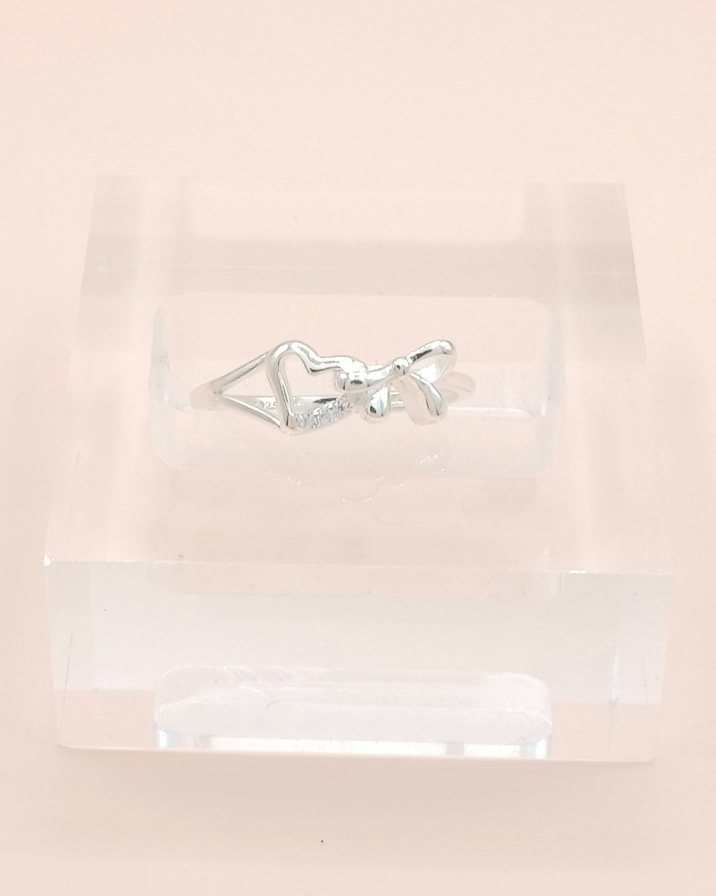 Anillo moña y corazón