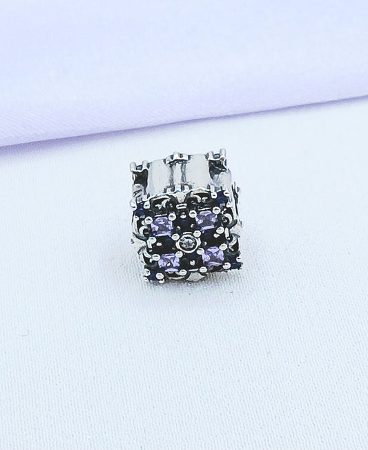 Dije charm cuadrado lila