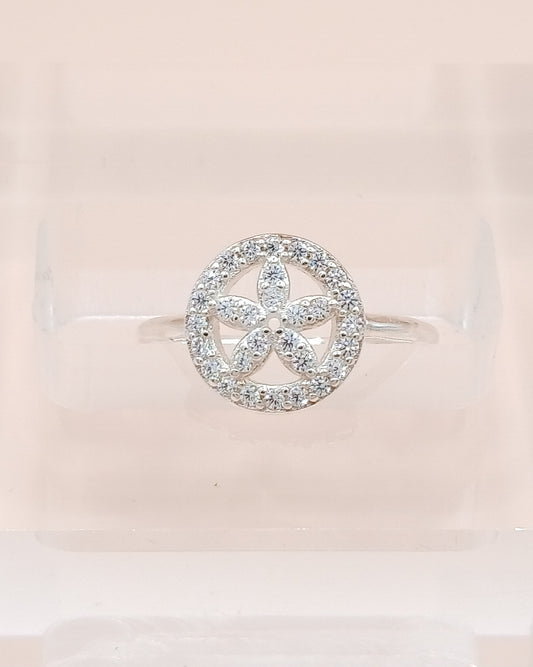 Anillo flor pétalos