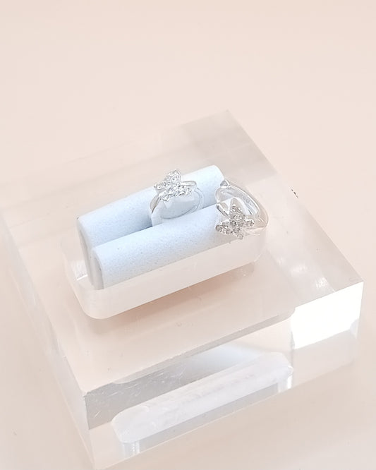 Argollas huggie mariposa