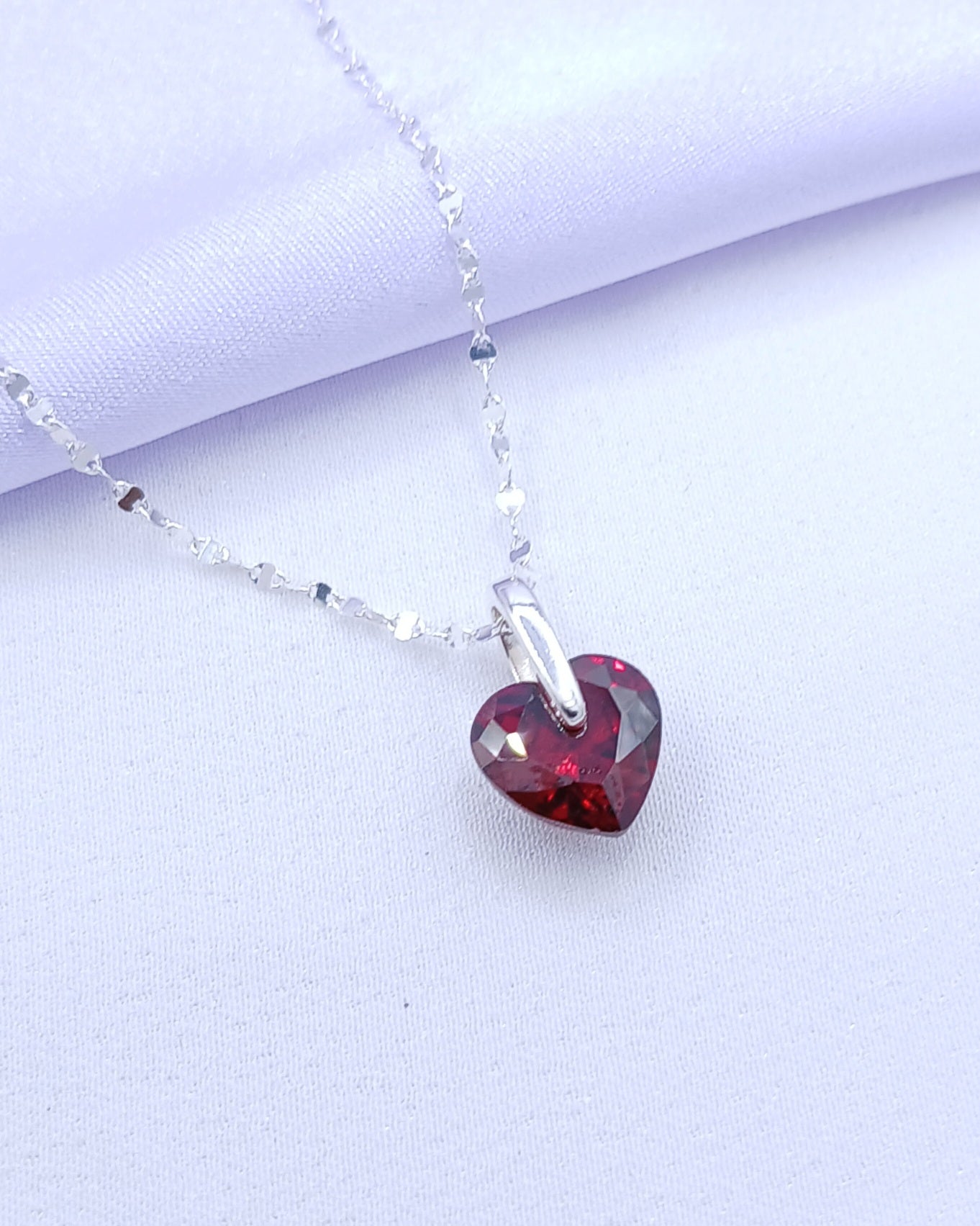 Gargantilla corazón zirconia roja