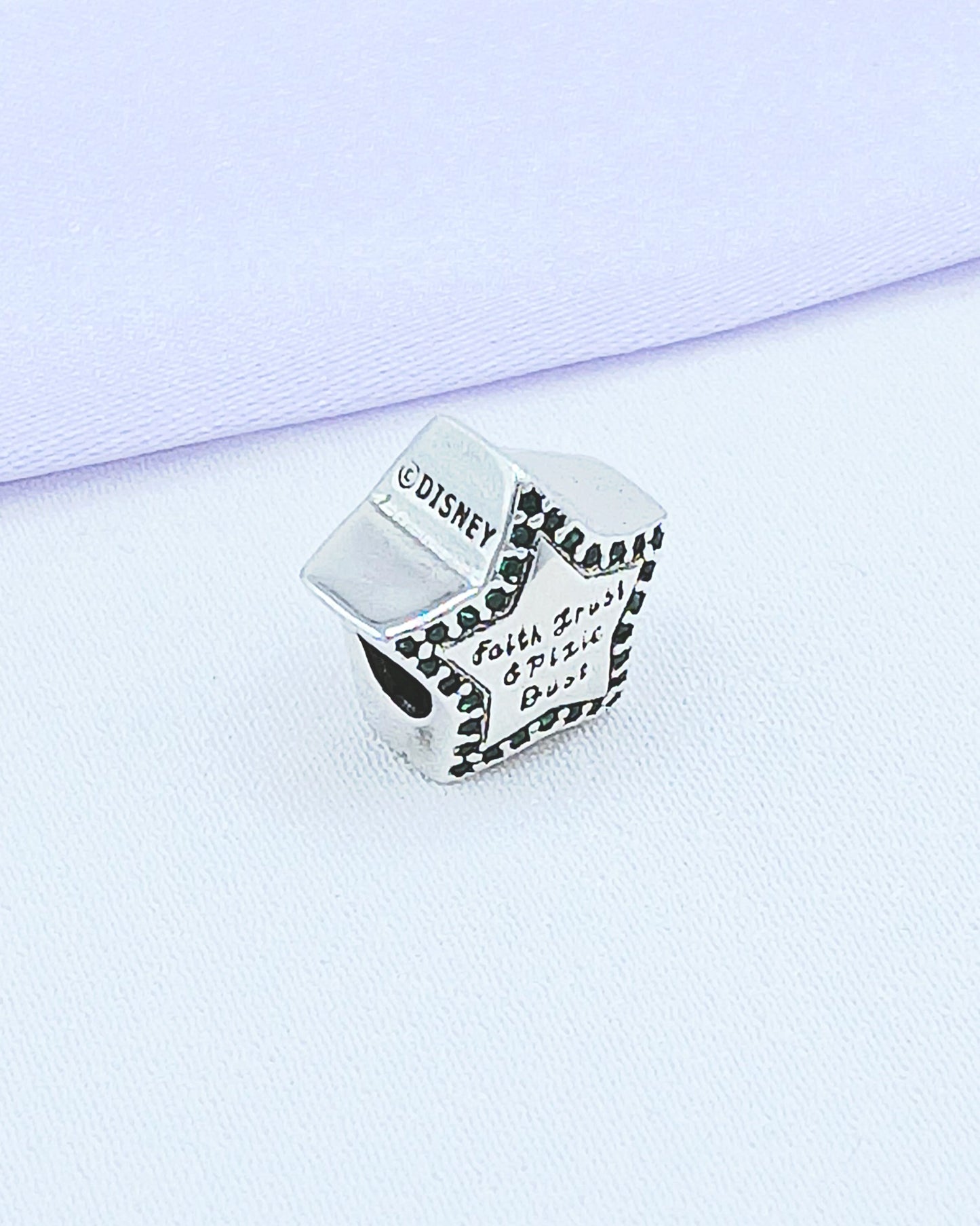 Dije charm campanita