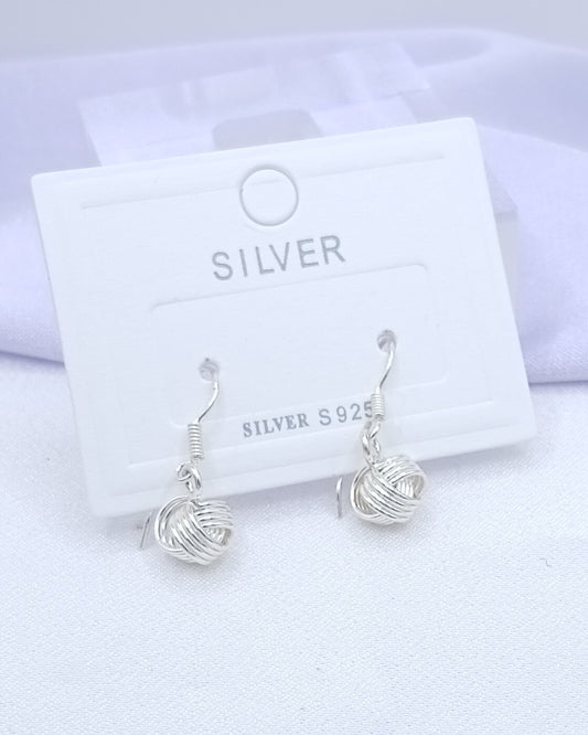 Aretes largos nudo