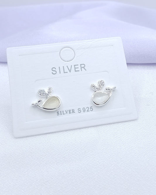 Aretes ballenas ojo de gato